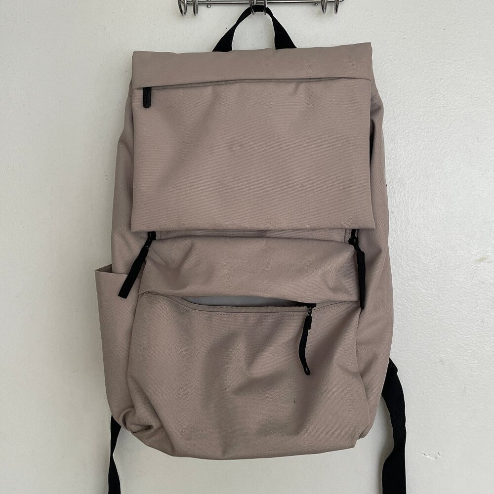 Everlane The ReNew Transit Backpack - Warm Quartz